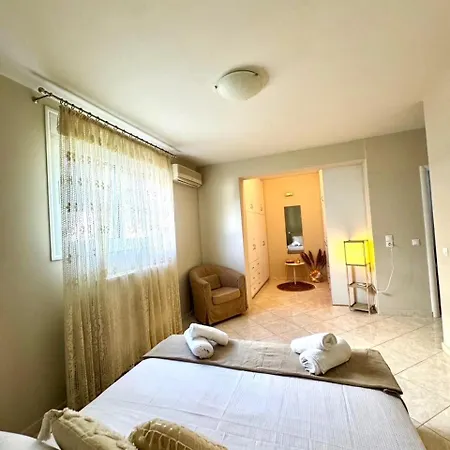 Korina Semesterbostad Posidhonía