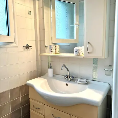 Semesterbostad Korina *