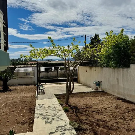 Korina Semesterbostad